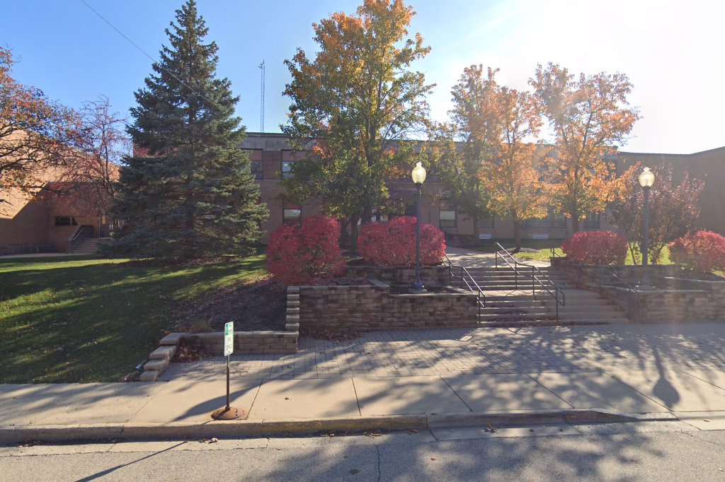 Crystal Lake Public Grade Schools: Husmann Elementary