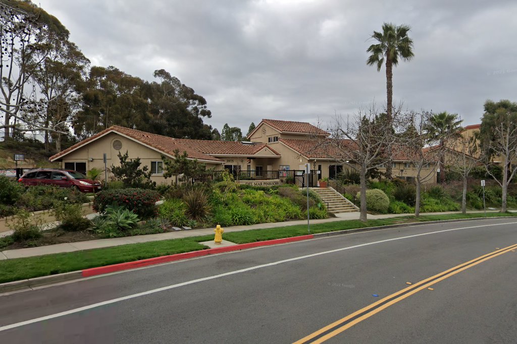Del Mar Pines School